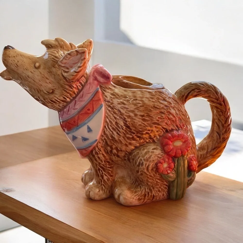 Otagiri howling coyote teapot, ceramic, adorable southwestern design